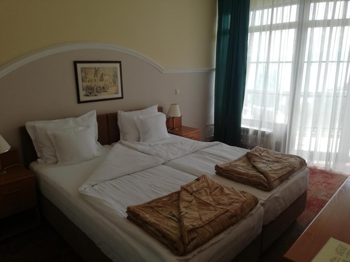 Hotel Makpetrol Sztruga Kültér fotó