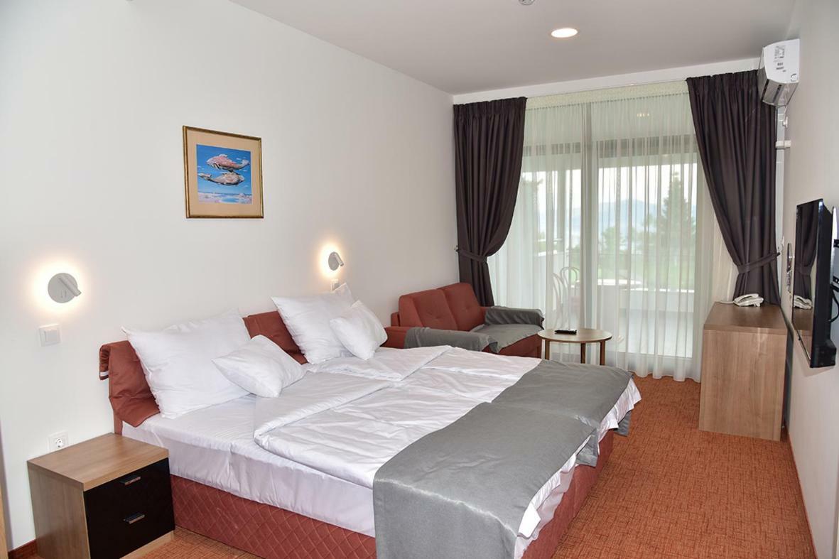 Hotel Makpetrol Sztruga Kültér fotó